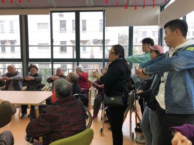 与爱同行丨新闻传播学院开展黄浦区第二社会福利院志愿者活动