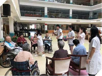 关爱社会孤残儿童和老人——电子信息工程学院暑期开展“送温暖”活动