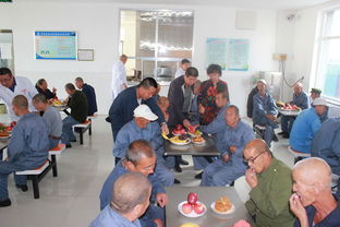 市社会福利院干部职工与收养人员共度温情中秋